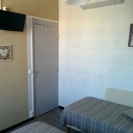 Hotel Araur 2*