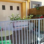 Araur Ξενοδοχείο 2*