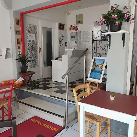 Hotel Araur 2*