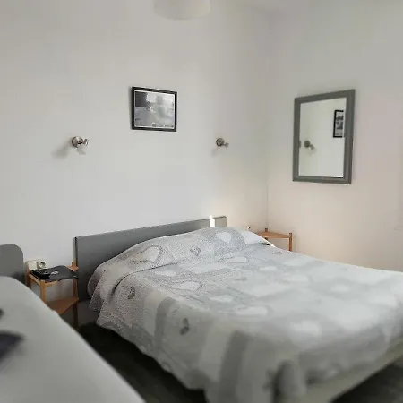 Araur Hotel 2*