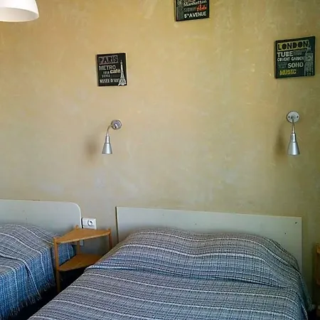 Hotel Araur 2*